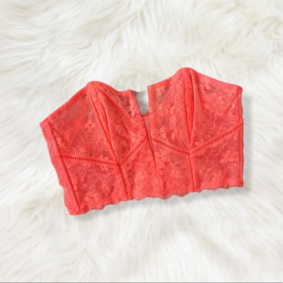 Victoria’s Secret - Strapless Bralette - Picture 4 of 9